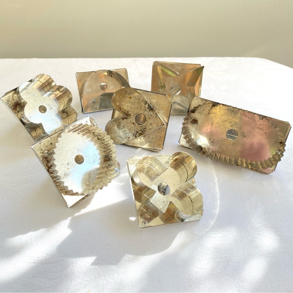 Antique Tin Cookie Biscuit Cutters 7 Vintage Flat Back Soldered